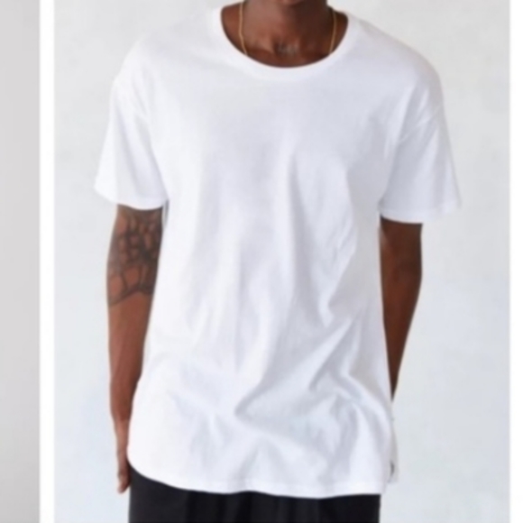 🔥 NWT URBAN Outfitters Cotton Slim Fit T-shirt Size Large White - Picture 2 of 2
